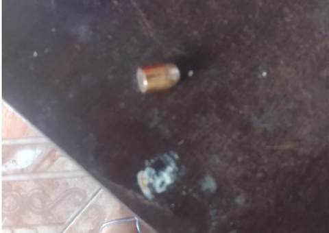 Bala perdida atinge casa e assusta moradores em Manaus