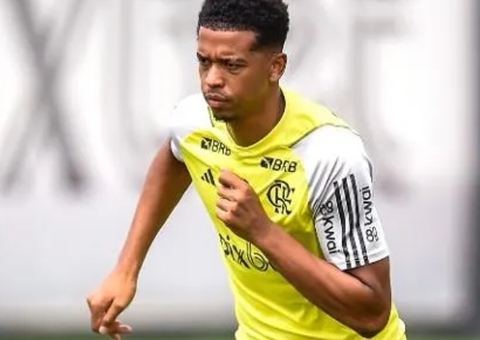 Flamengo consegue redução da pena e terá Carlinhos na estreia do Carioca