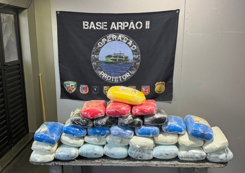 Polícia apreende drogas avaliadas em R$ 800 mil em camarote de barco em Coari