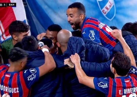 Bahia bate o Nacional e vence pela primeira vez fora do Brasil na Libertadores