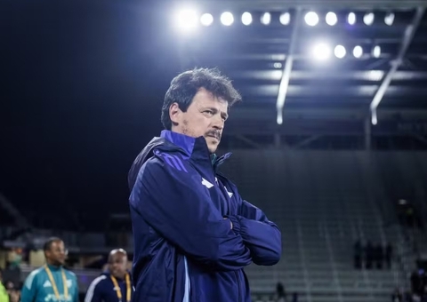 Fernando Diniz é oficialmente o novo técnico do Vasco