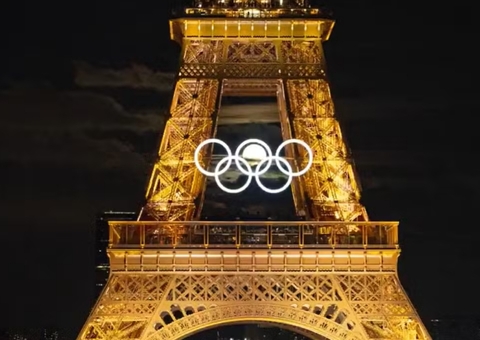 Descendentes de Eiffel pedem retirada dos anéis olímpicos da torre de Paris