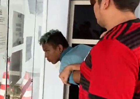 Jovem confessa ter arrancado víscera de homem com faca de serra em Manaus