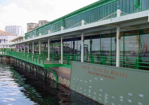 Rio Negro sobe 4 centímetros em 24h e preocupa especialistas no Amazonas