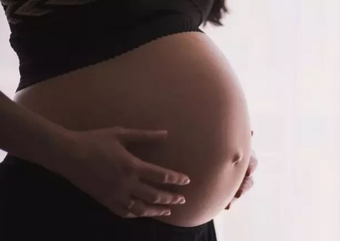 Anvisa aconselha ministério a não liberar vacina AstraZeneca para grávidas