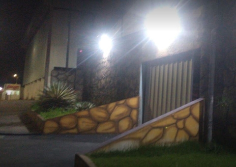 Foragida é presa em motel de Manaus ao se recusar a pagar conta