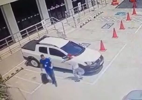 Vídeo mostra funcionário sendo roubado ao chegar em posto com R$ 51 mil em Manaus