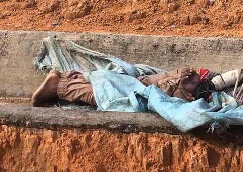 Corpo amarrado é achado dentro de vala em ramal em Manaus