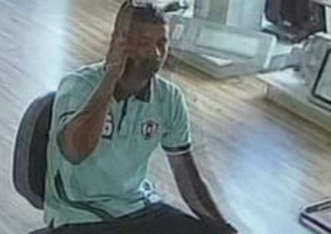 Polícia pede ajuda para localizar suspeito de roubo em Manaus