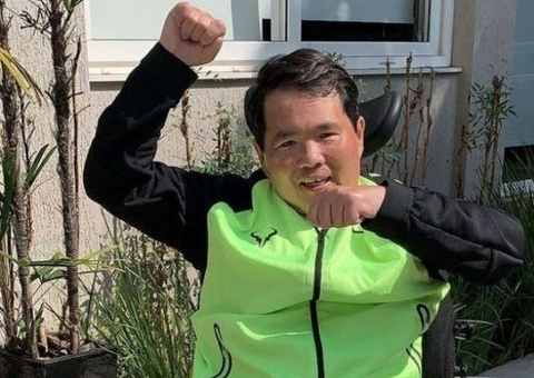 Fundador da China in Box acorda após dois anos em coma