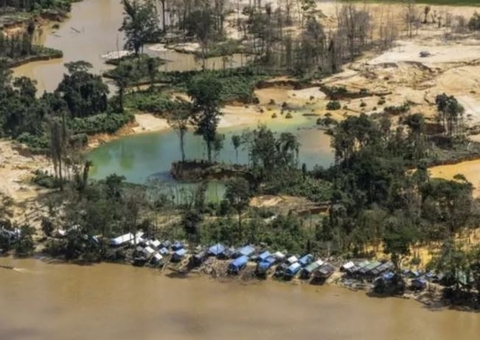 Covid-19: Garimpeiros são vacinados em troca de ouro, diz líder indígena