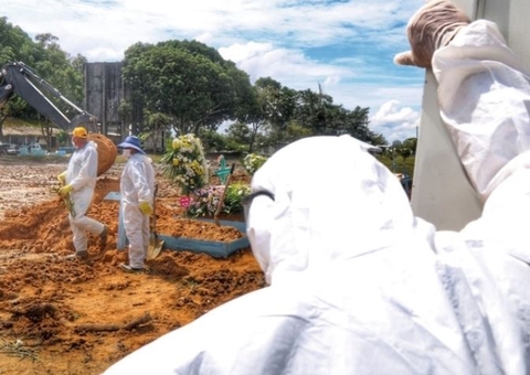 Manaus fez 43 enterros nesta sexta-feira