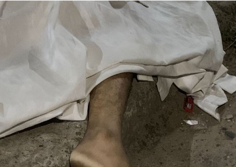 Homem é assassinado a tiros em beco de Manaus