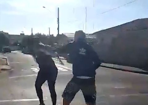 Faxineira que teve ácido jogado no olho por ex-patrão teme ficar cega