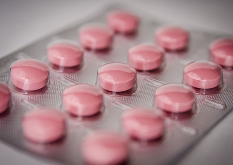 Farmacêutica pede à Anvisa uso emergencial de comprimido contra Covid