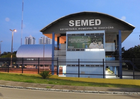 Semed lança processo seletivo para pedagogos e professores com salários de até R$ 6 mil em Manaus
