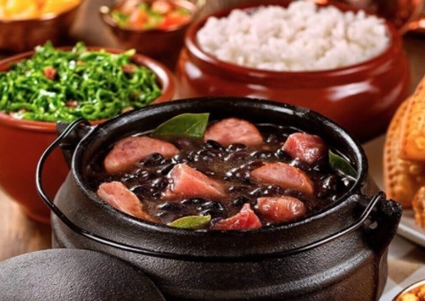 Neste sábado, Casa Vhida realiza mais uma edição da Feijoada no Pote