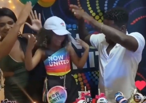 Tiktoker mirim viraliza com dancinha inusitada de 'Benção do Senhor'; veja vídeo