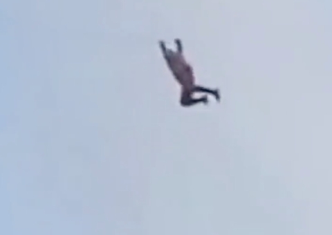 Homem é arrastado pelo vento enquanto empinava pipa; veja vídeo