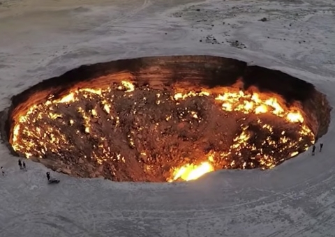 Ditador do Turcomenistão planeja 'apagar' fogo do 'Portal do Inferno'