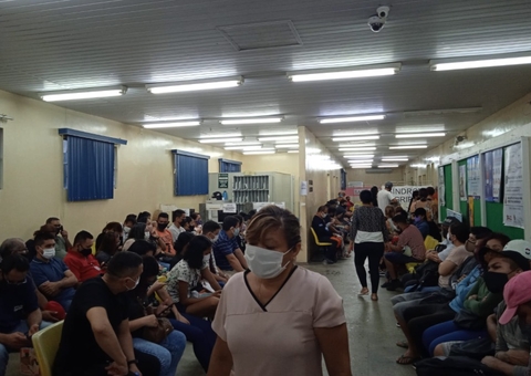 Mesmo sob forte chuva, população lota UBS’s em Manaus em busca de testes para Covid