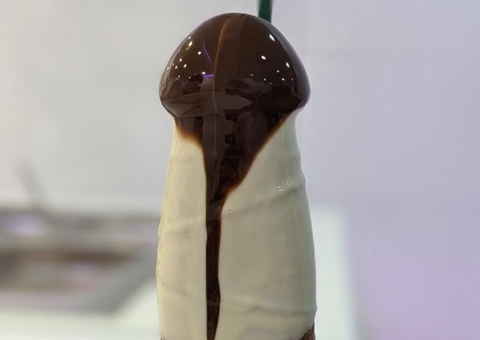 Loja de crepes em forma de pênis e vagina faz sucesso na web