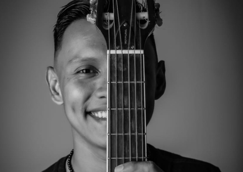 Cantor parintinense lança álbum com inéditas: ‘Meu Eu, Nosso Eu’