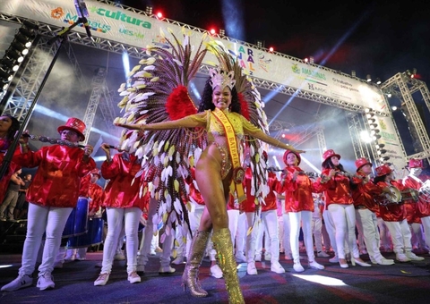 Emoção toma conta de foliões durante segundo dia do Carnaval 2022 em Manaus