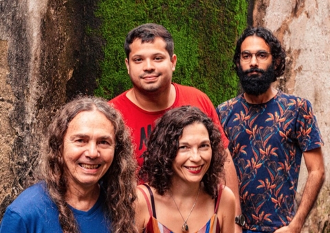 Banda Jacintas apresenta novo show no Teatro da Instalação, em Manaus