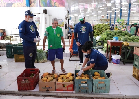 70 mil famílias são atendidas em programa que reduz desperdício de alimentos em feiras de Manaus