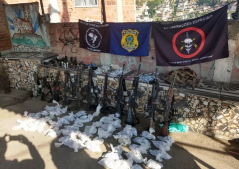 Bolsonaro parabeniza operação da polícia que deixou 24 mortos no Rio