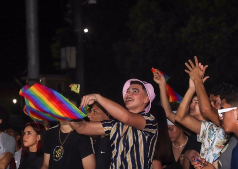 Em Manaus, mais de 20 mil pessoas prestigiam Parada do Orgulho LGBTQIA+