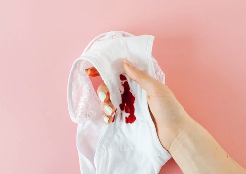 Estudo indica aumento no sangramento menstrual após vacina contra Covid-19