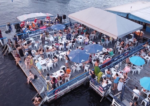 Labamba e quarteto Caldo de Cana agitam flutuante neste sábado