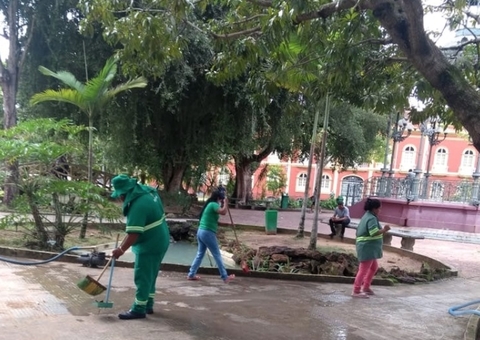 Praças e a adoção pela iniciativa privada