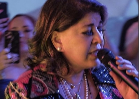 Rainha do Sertanejo, Roberta Miranda faz show em Manaus