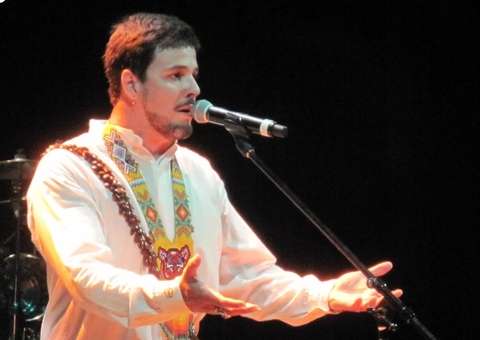 Salomão Rossy celebra 27 anos de carreira com show gratuito no Teatro Amazonas