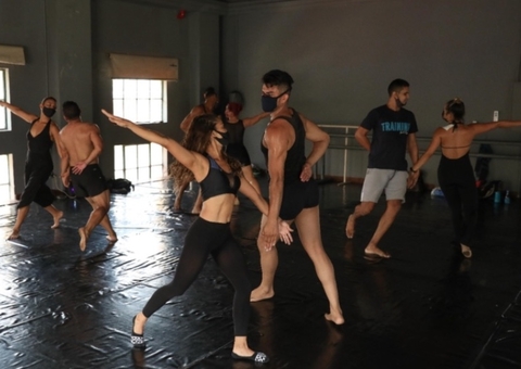 Balé Folclórico traz espetáculo 'Catraieiros' para o palco do Teatro Amazonas