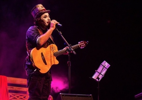 Fernando Anitelli apresenta O Teatro Mágico em Manaus