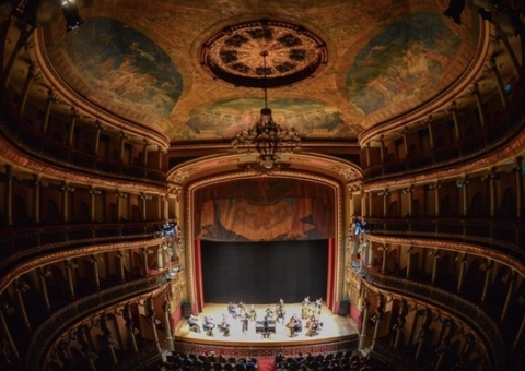 Teatro Amazonas tem programação para toda a família durante feriadão