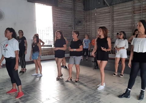 Academia Arte da Dança promove aulão solidário em Manaus