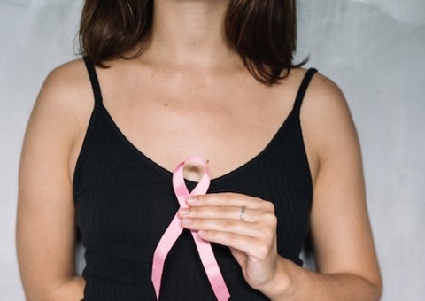 Exame de sangue pode detectar câncer de mama com até 2 anos de antecedência