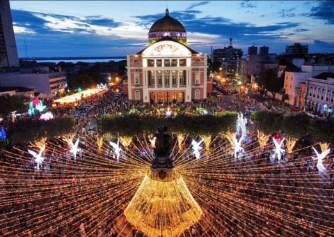 'O Mundo Encantado do Natal' será inaugurado neste sábado no Largo; confira