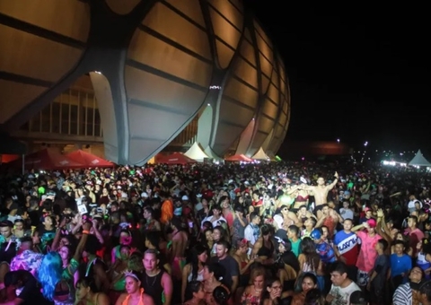 Melhores fantasias levam prêmio de 2 mil no Bloco das Piriguetes