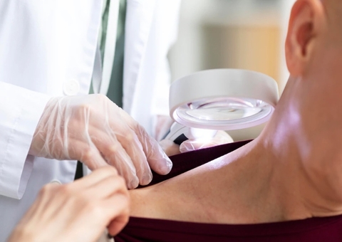 Suspeita de hanseníase? Janeiro roxo alerta para oferta de exames e tratamento gratuito