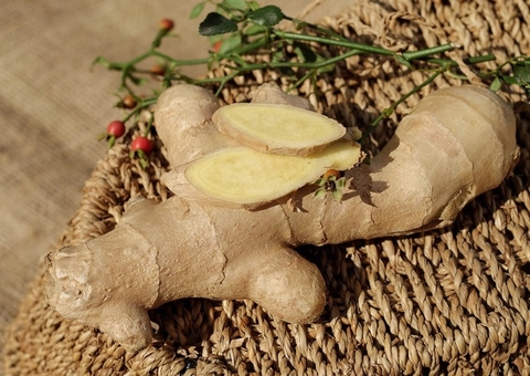 Chá de limão cura gripe? Conheça remédios caseiros infalíveis
