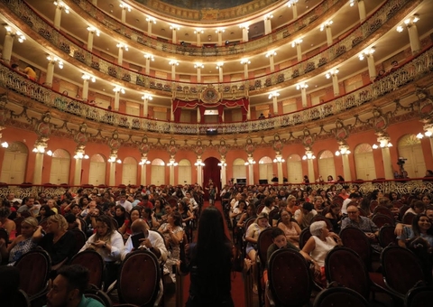 'Sarau Carnavalesco' abre a temporada de espetáculos no Teatro Amazonas