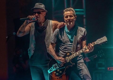 Titãs fazem show histórico com turnê 'Encontro' em Manaus