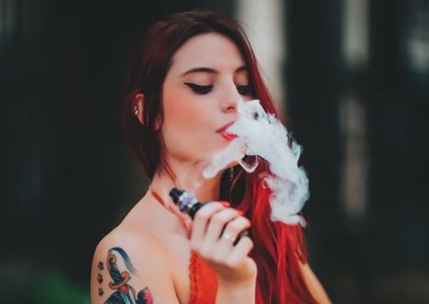 Cigarro fitness? Entenda os perigos do vape de vitaminas