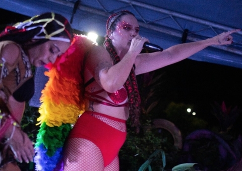 Bloco do Curupirado encerra Carnaval com trio elétrico em Manaus